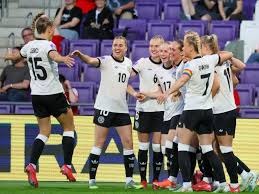 原来你是这样的保罗！名场面：保罗采访口误爆粗，格里芬爆笑！